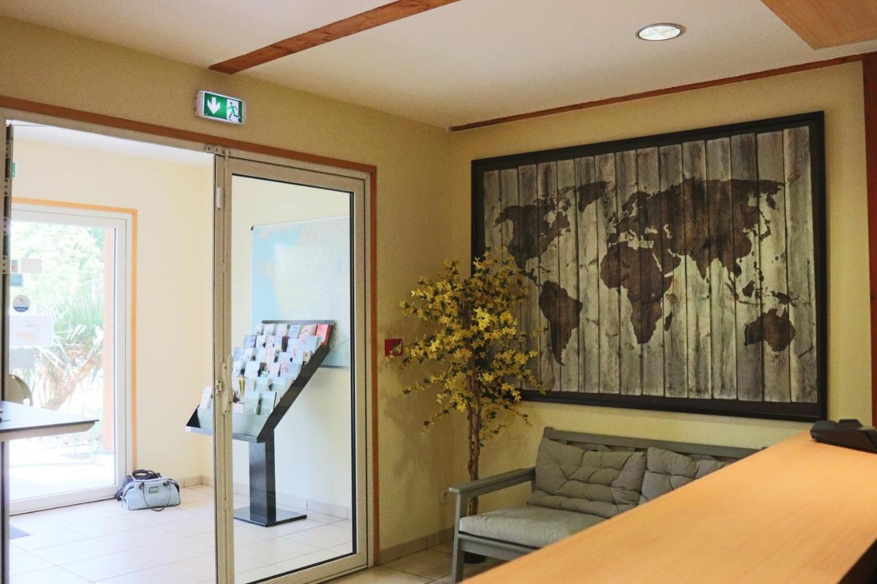 Hotel Lemand Lyon Est - Вильфонтен Экстерьер фото