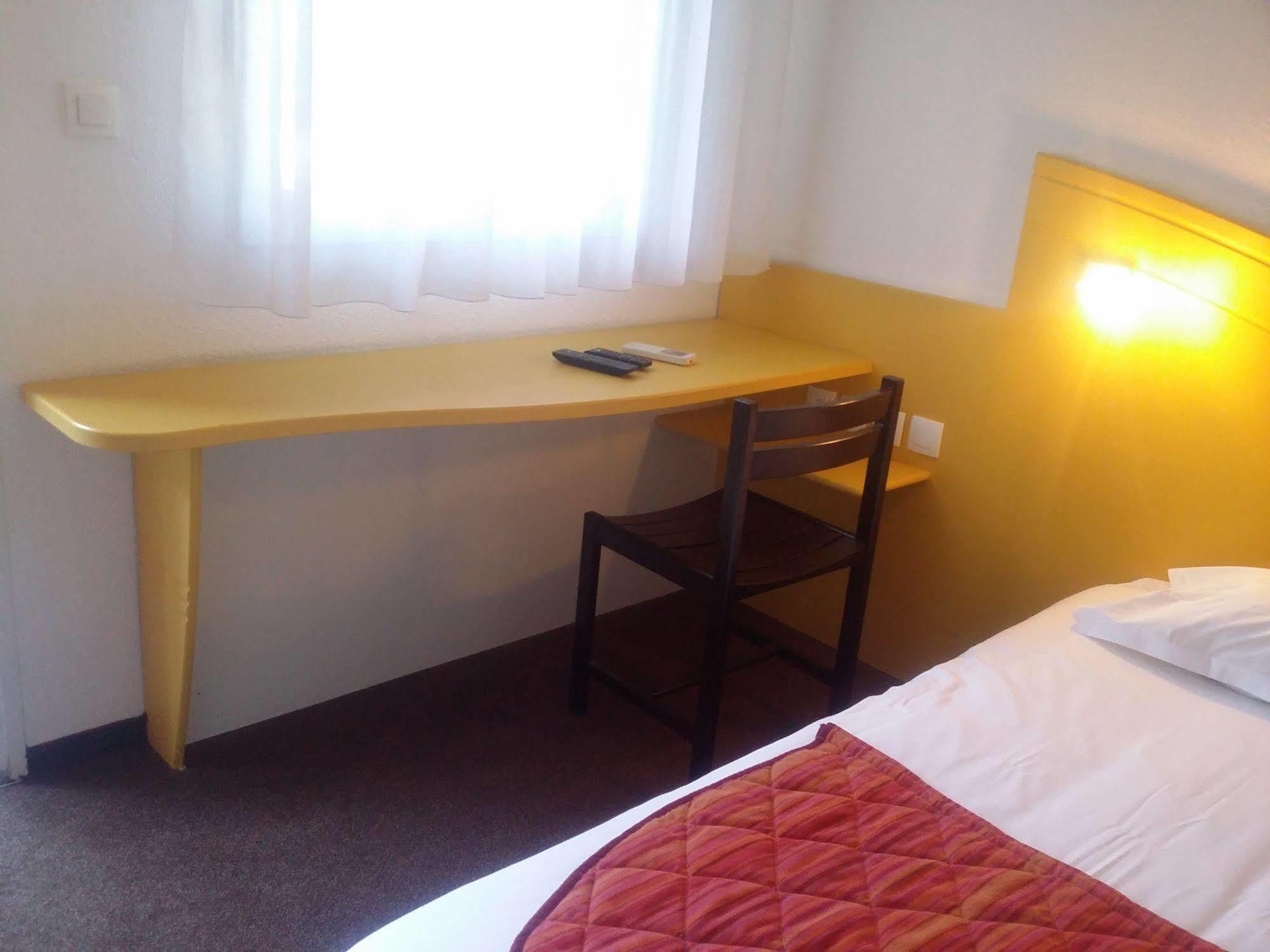 Hotel Lemand Lyon Est - Вильфонтен Экстерьер фото