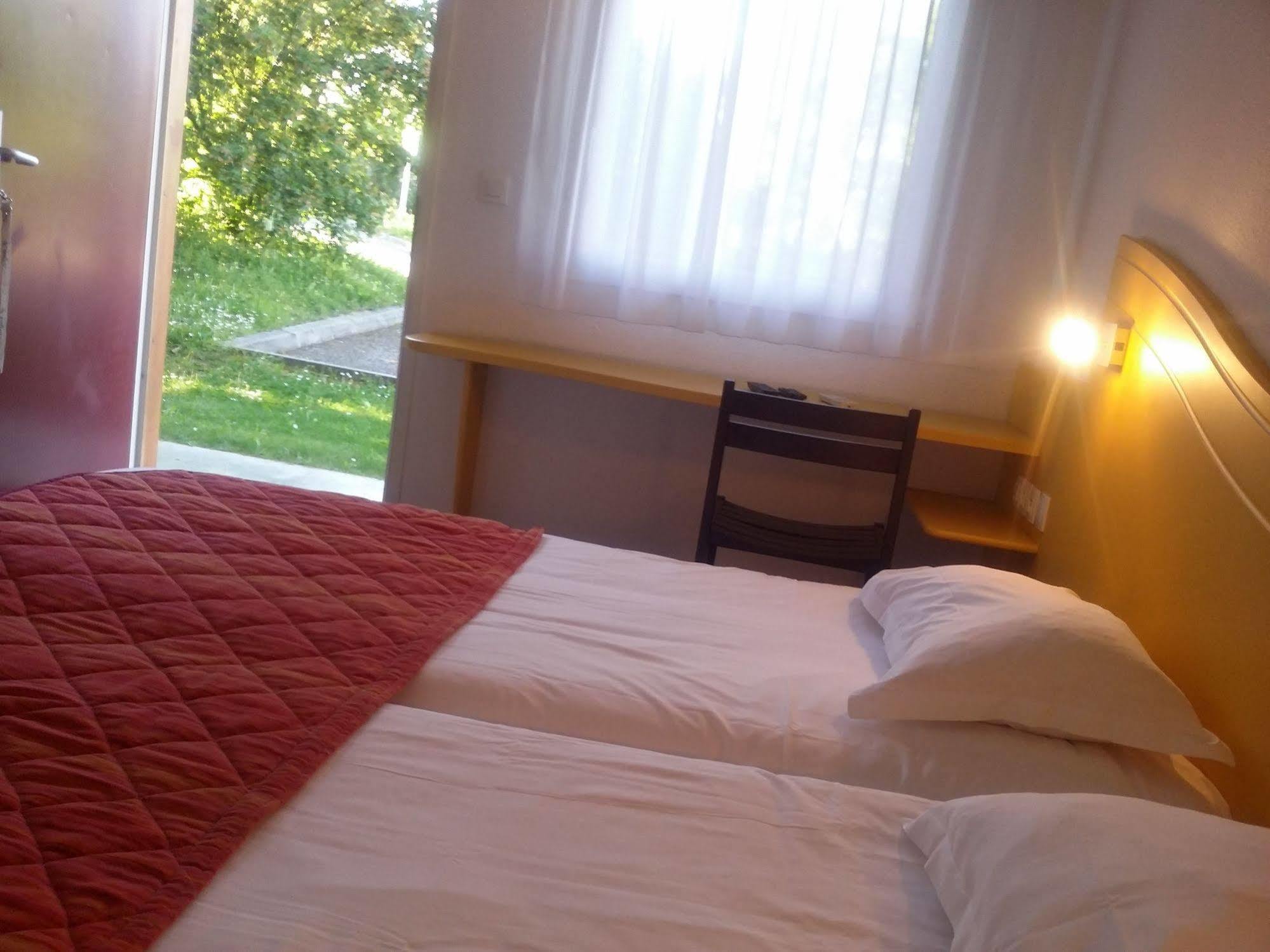 Hotel Lemand Lyon Est - Вильфонтен Экстерьер фото