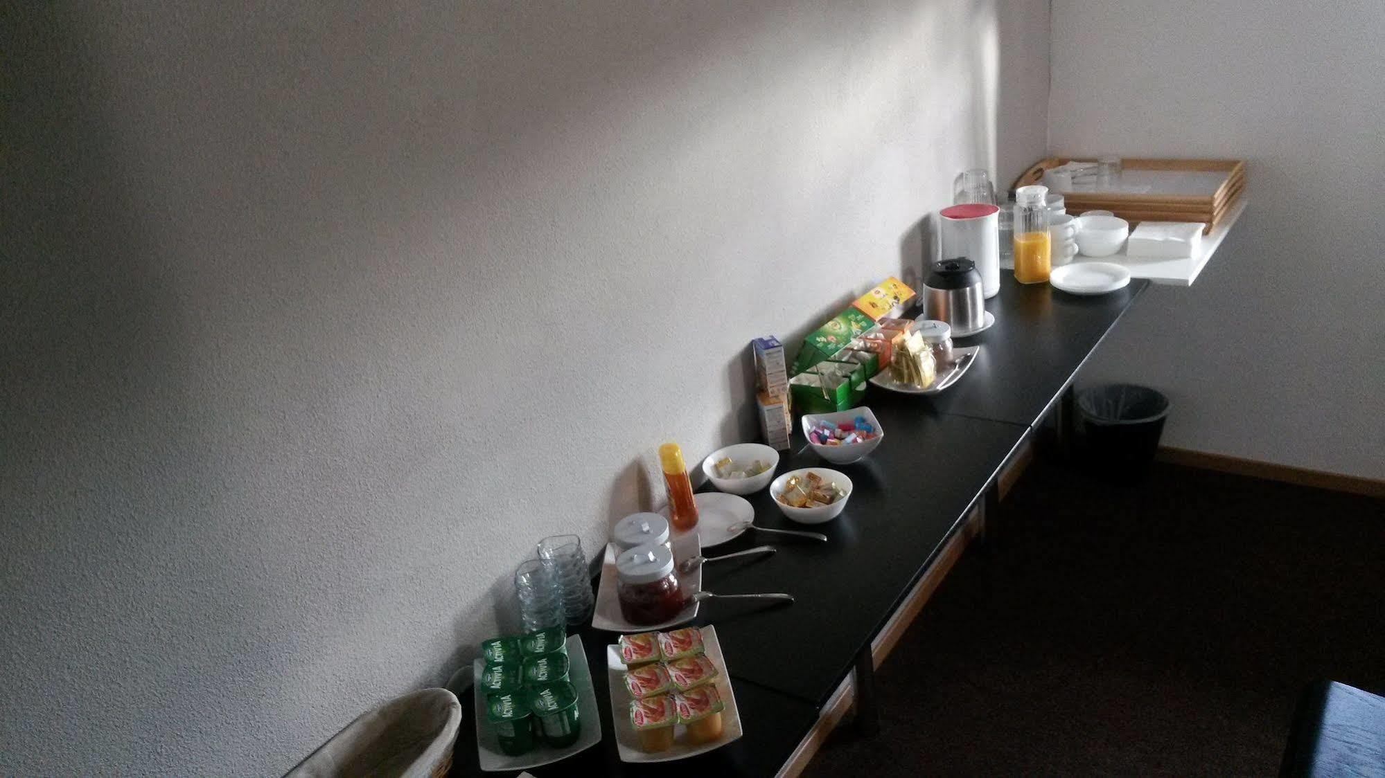 Hotel Lemand Lyon Est - Вильфонтен Экстерьер фото